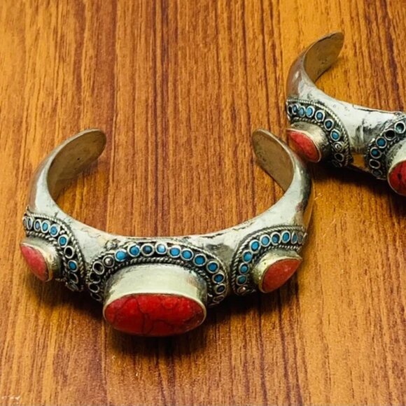 SingleTribal Coral Stones Cuff Bracelet With Turquoise Beads, Handmade Coral - Picture 14 of 15